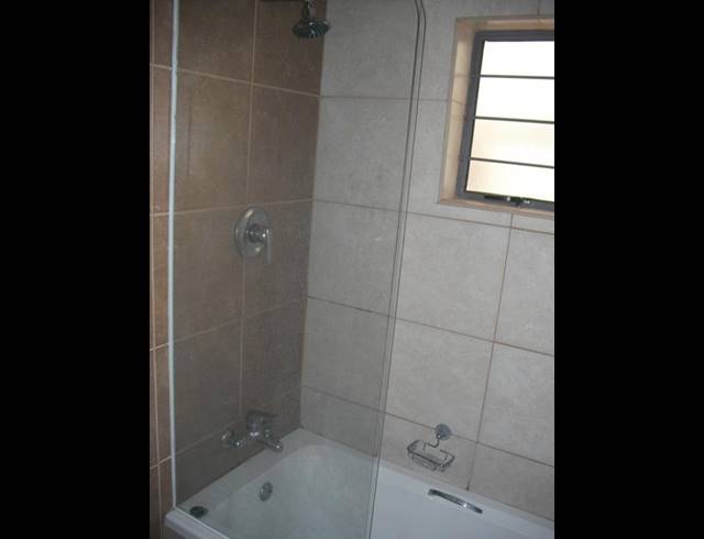 1 BEDROOM PROPERTY TO RENT IN DIE BULT